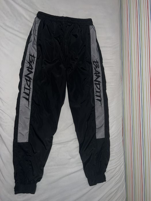 Продавам дрехи на Bandit