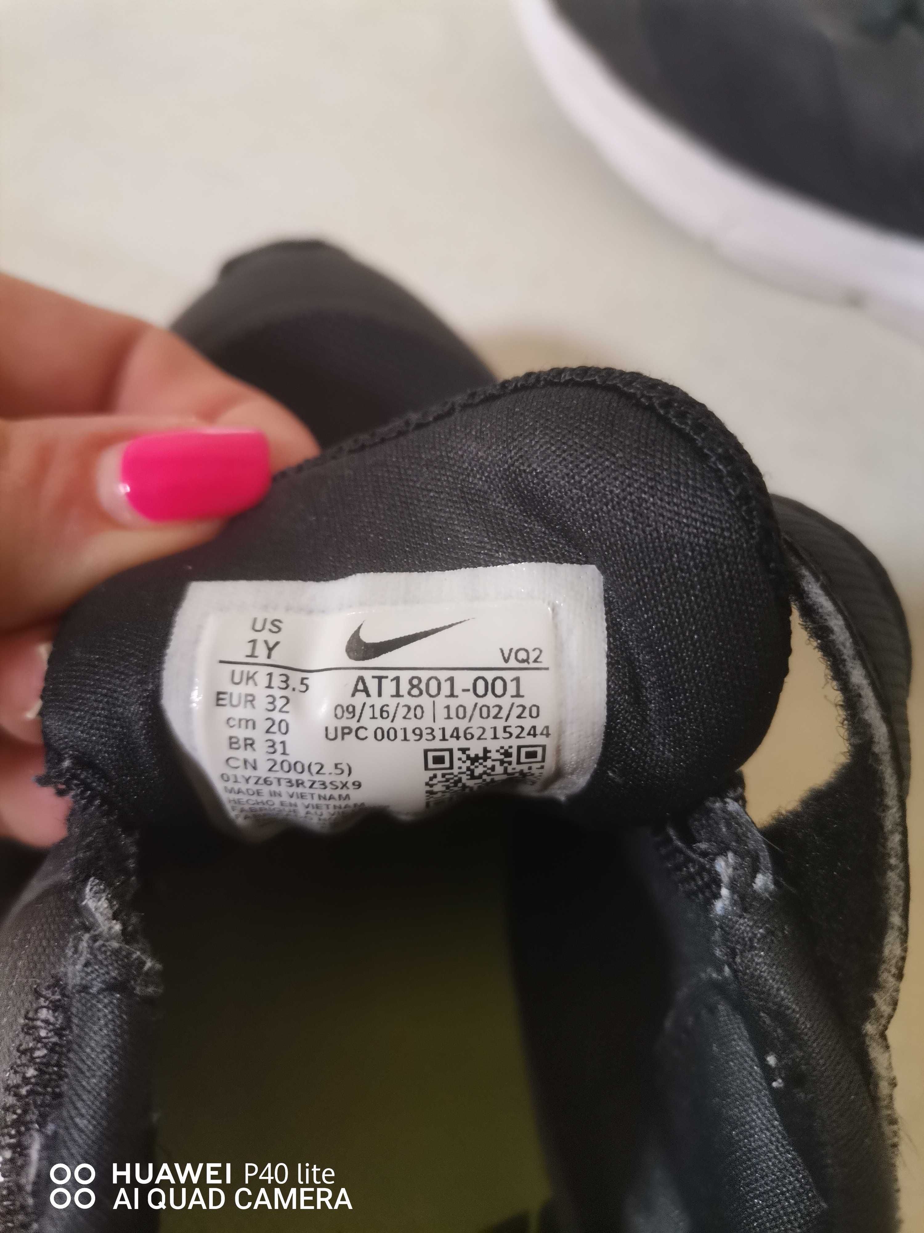 Маратонки Nike 32