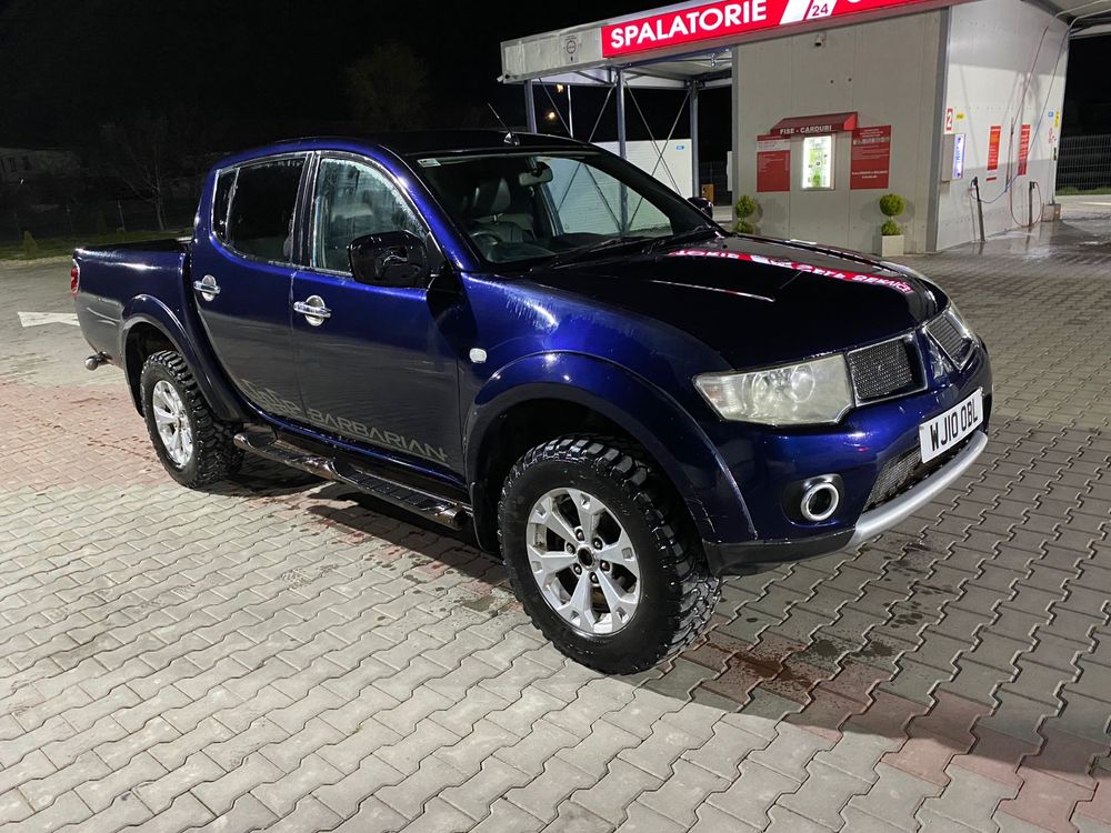 Dezmembrez Mitsubishi l200 176cai an 2012 motor complet