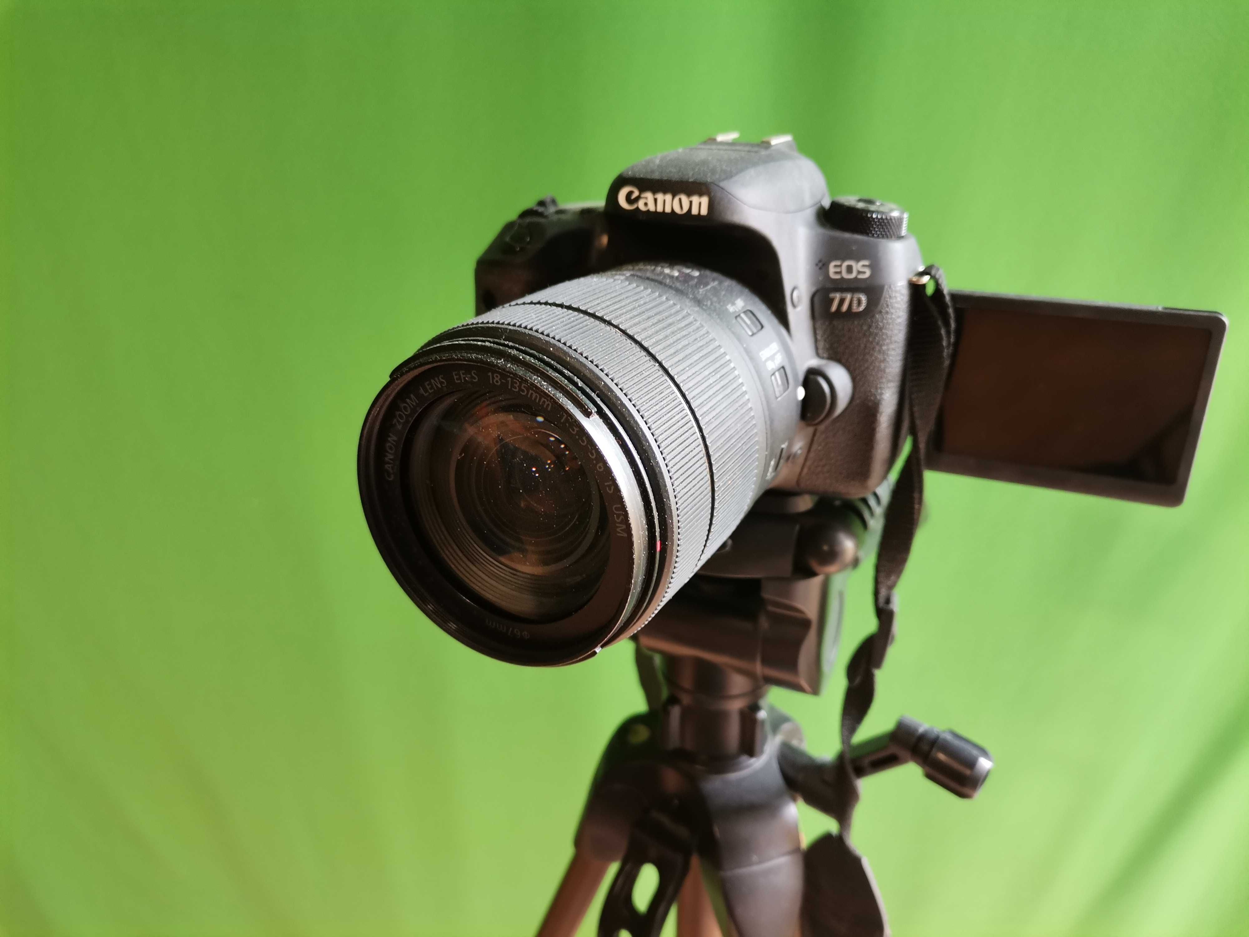 Canon 77d kit complet cu trepied și obiective