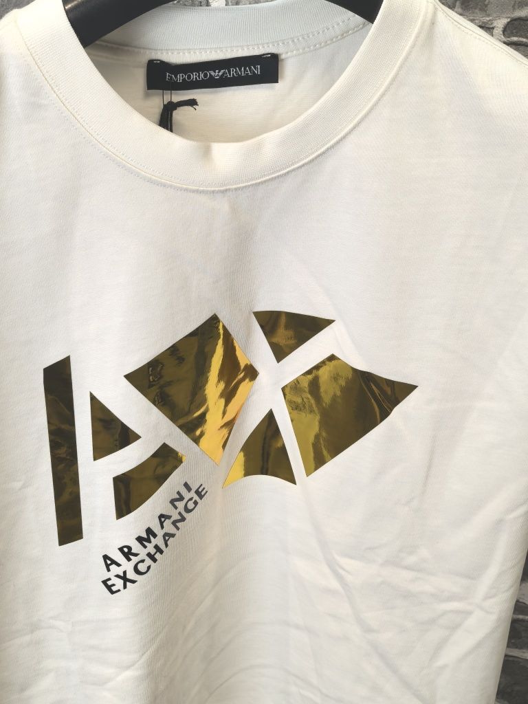 Armani тениски в черно и бяло