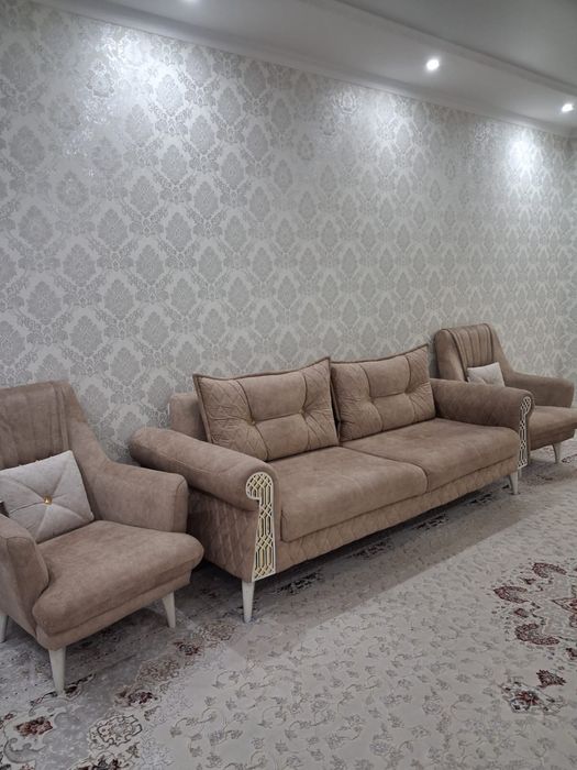 Мягкая мебель в отличном состоянии