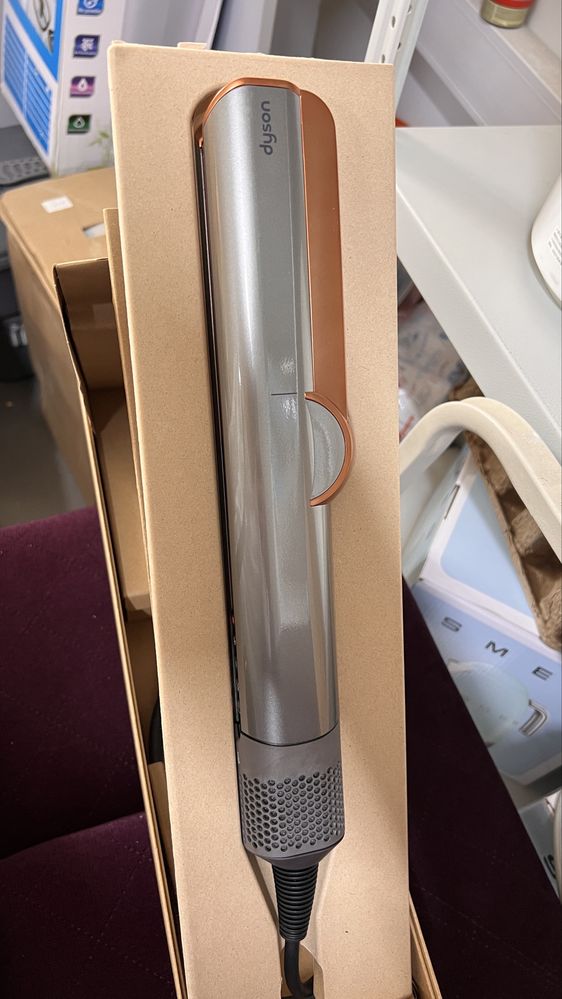 Dyson airstrait. HT01