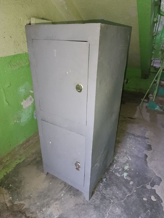 Сейф металлический