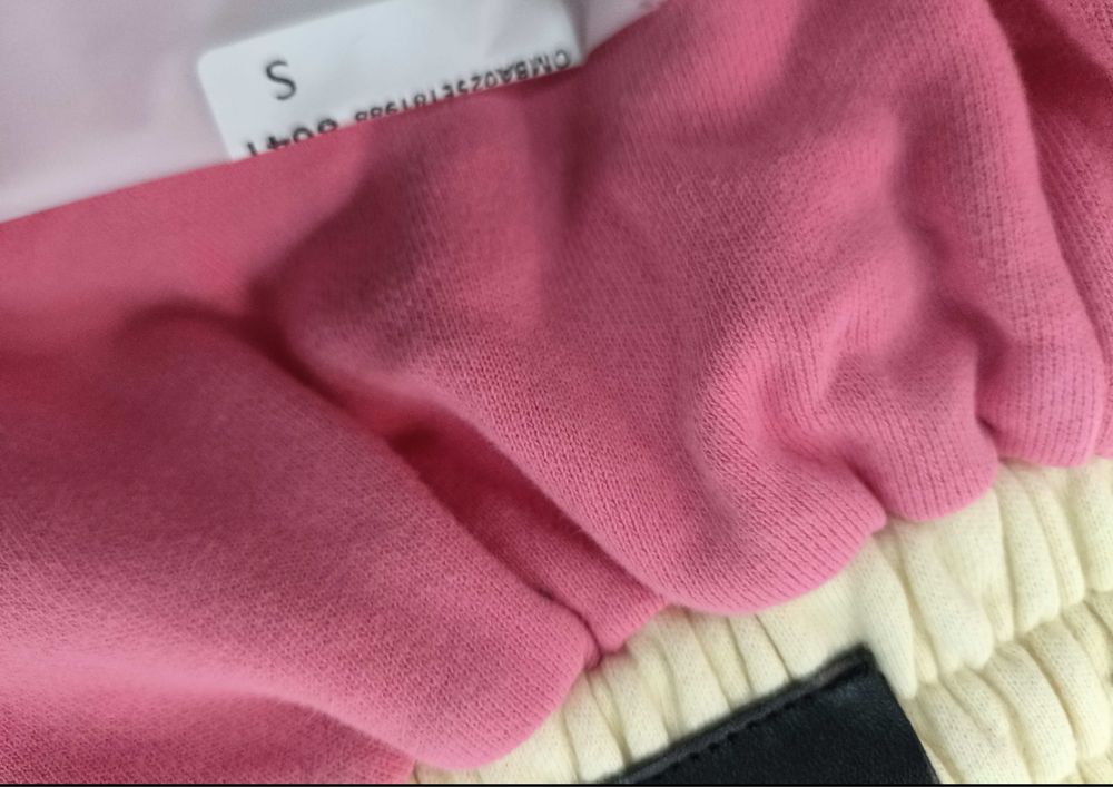 Vand Pantaloni Scurti Amiri Roz Marimea S