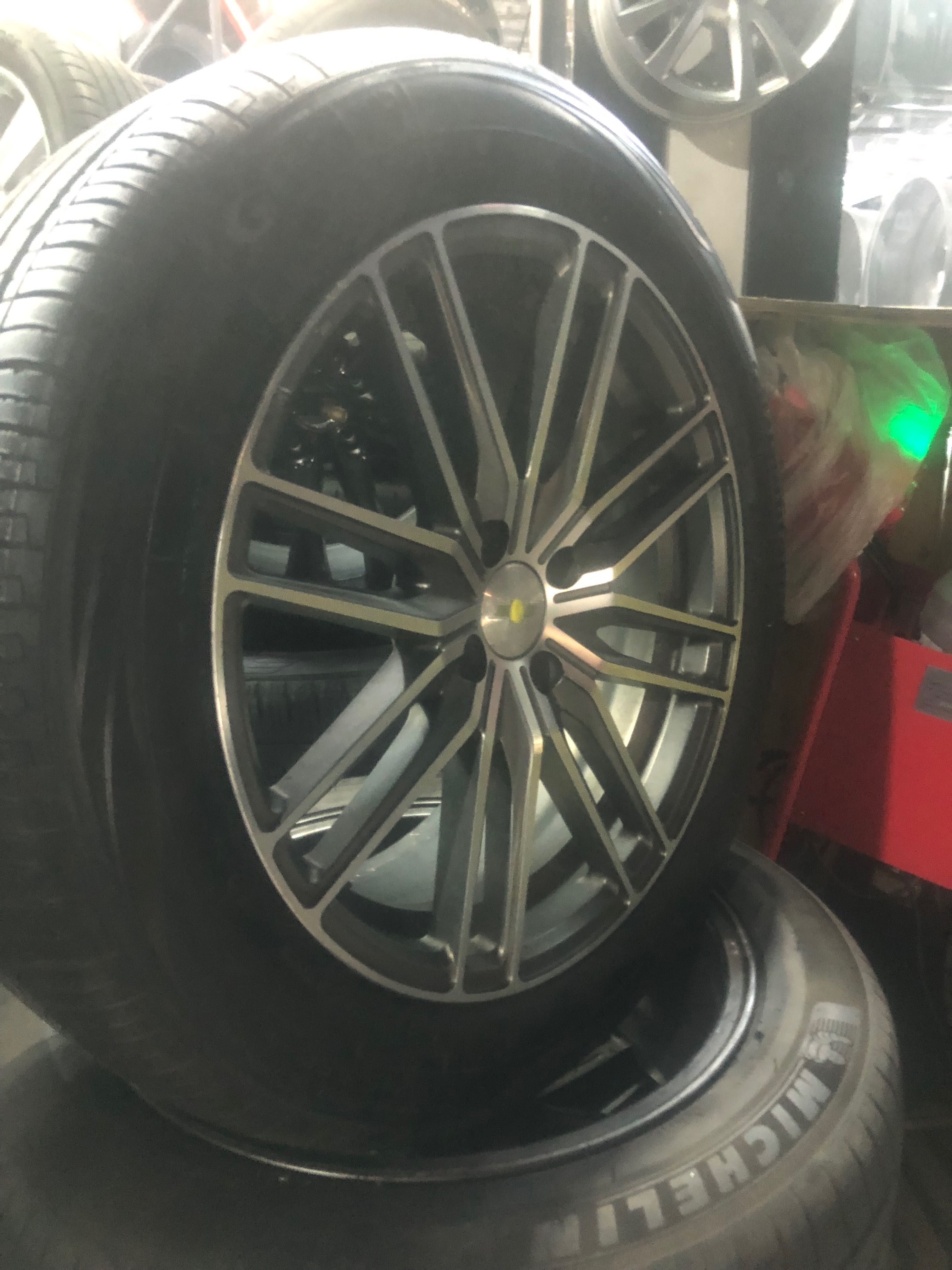 BU/U Saka diska 17R 4/100
