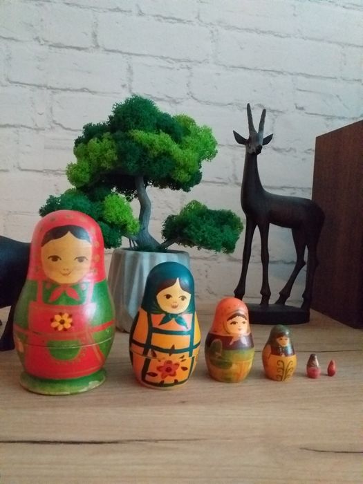 Матрьошки много стари