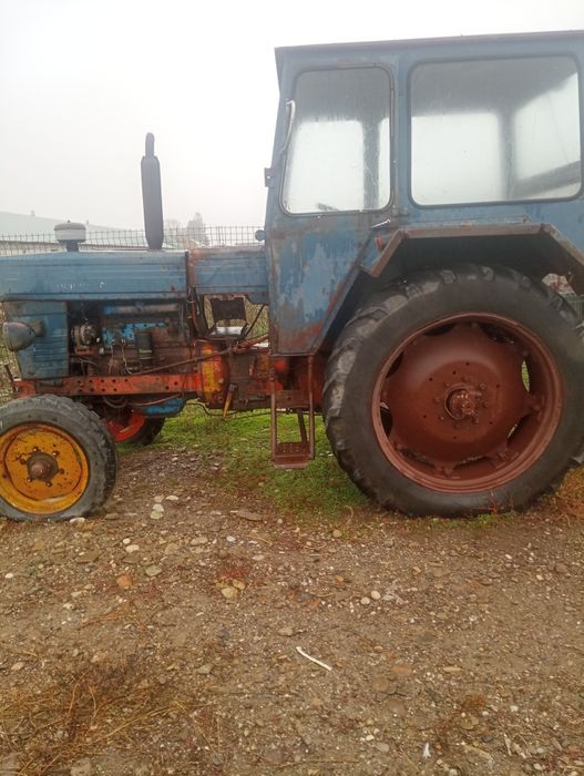 Vând tractor disc și remorca