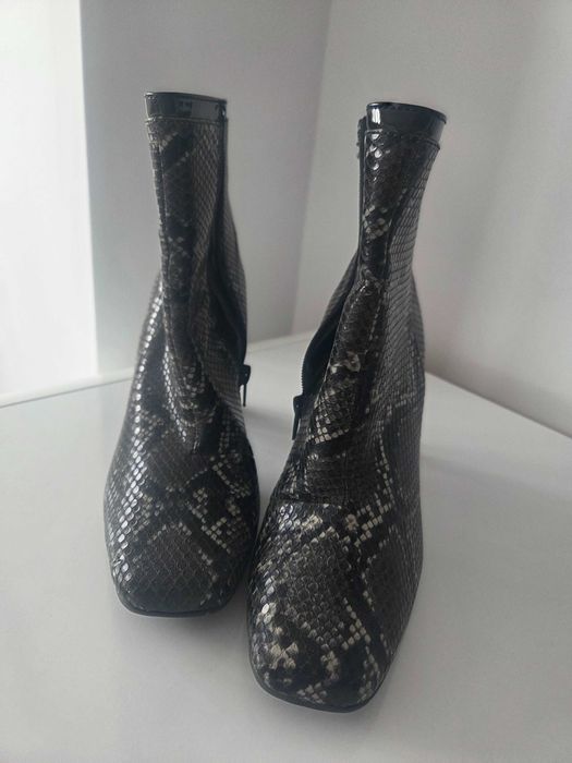 Botina eleganta scurta