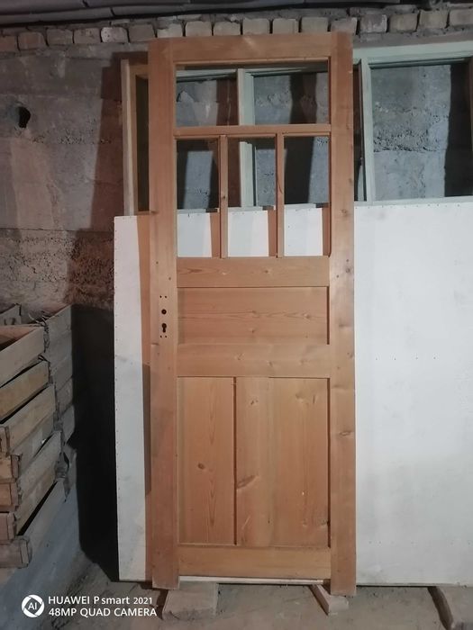 Ёгоч Эшиклар хар бирни нархи алохида ёзилган