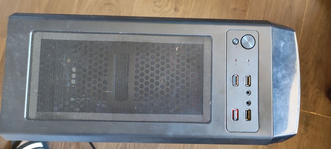 Gaming геймърски компютър intel i5 9400,amd 580rx