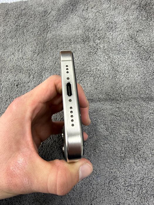 Iphone15 p.max karopka,hamma narsasi bor