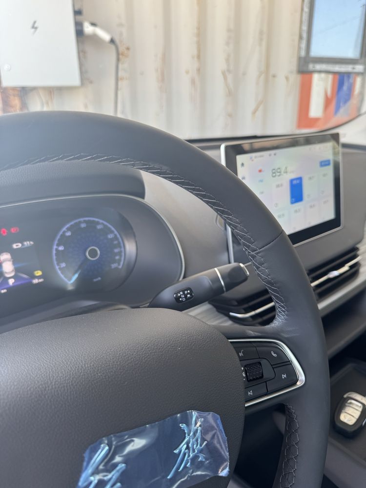Hong Qi E-QM5 500km restayling