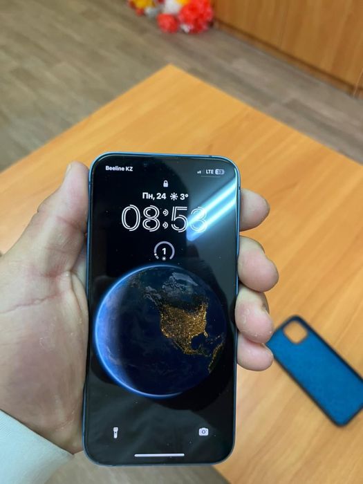 Айфон 13 көк……….