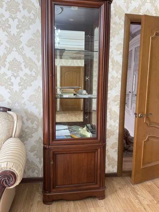 Продам комплект мебели для гостиной, в хорошем состояни,и 1