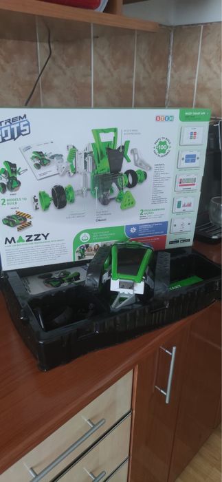 Robot interactiv Mazzy