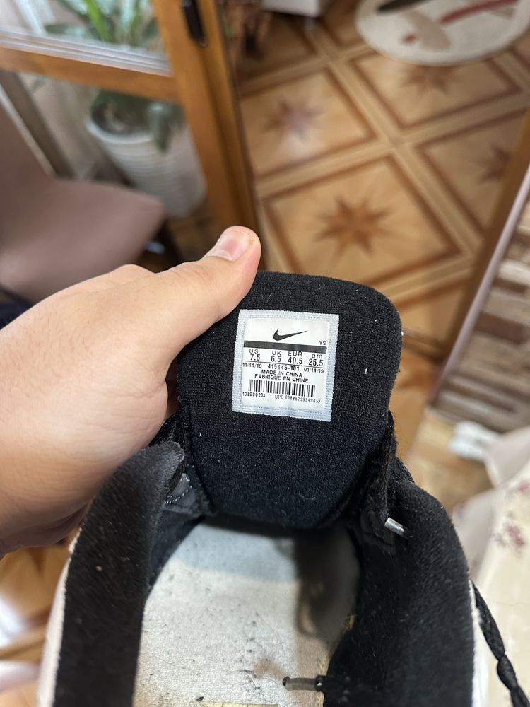 Vand Nike Air Monarch IV