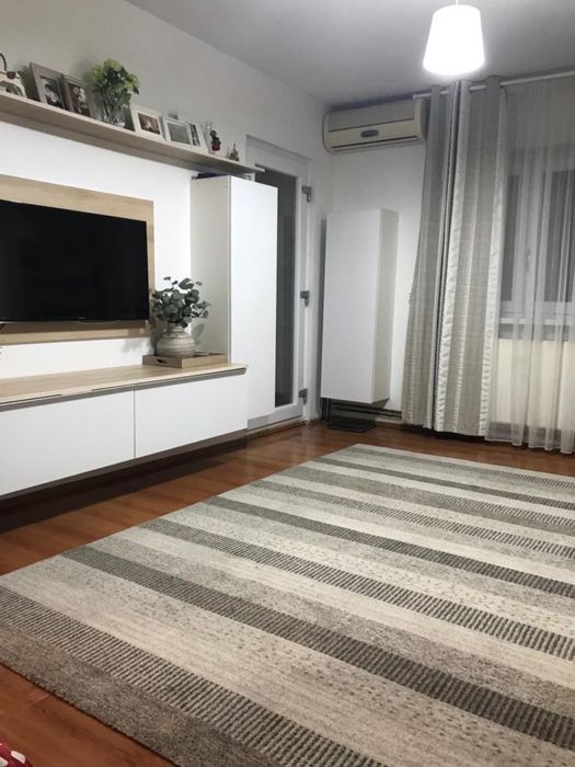 Vand apartament 2 camere decomandat