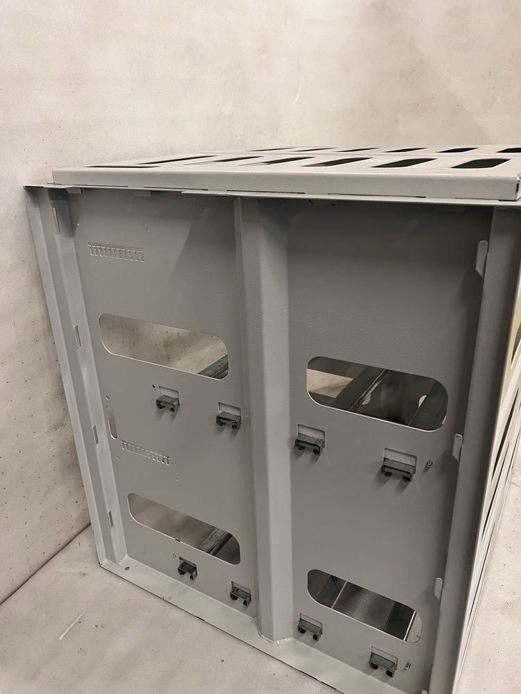 Rack baterii pentru sisteme fotovoltaice