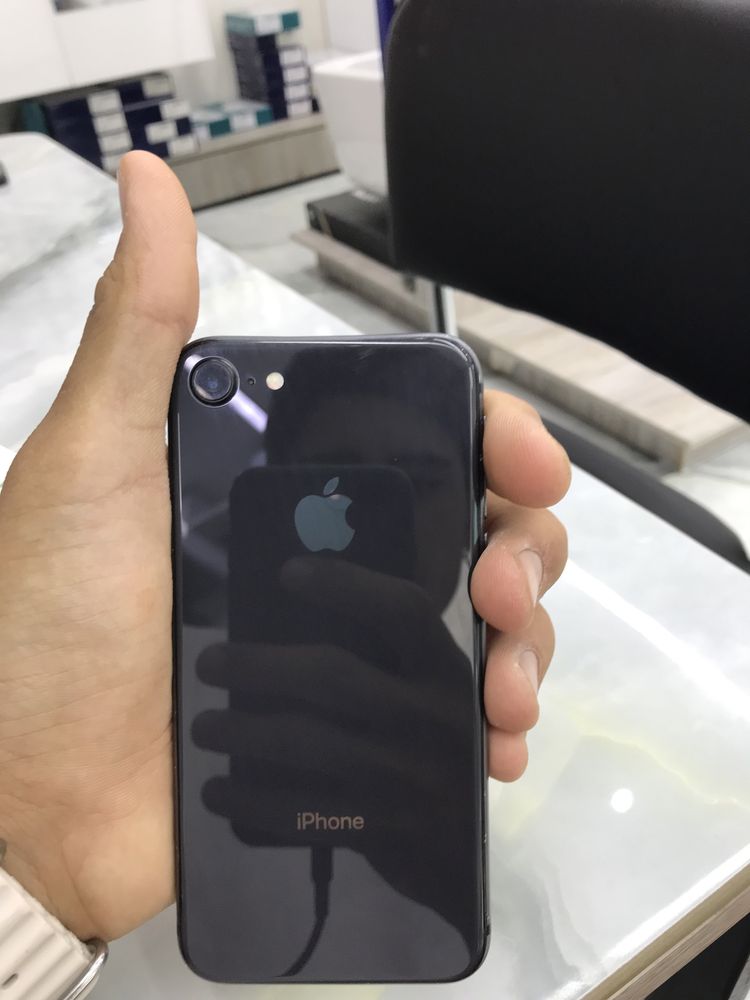 Продаю свой Iphone 8 чёрный