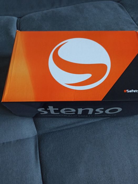 Продавам чисто нови работни обувки!