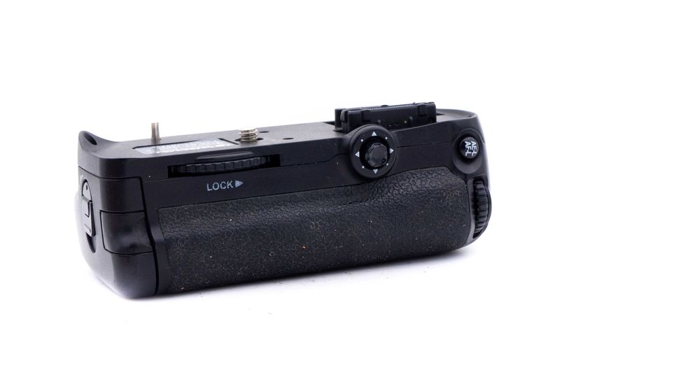 Grip Carat CHG 10 pentru Nikon D7000