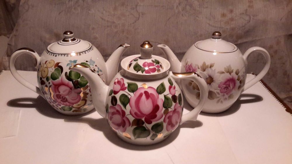 Чайники фарфоровые, 3 и 4,5 литра, б/у