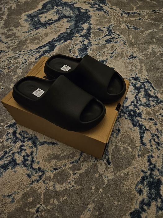 yeezy slides negri