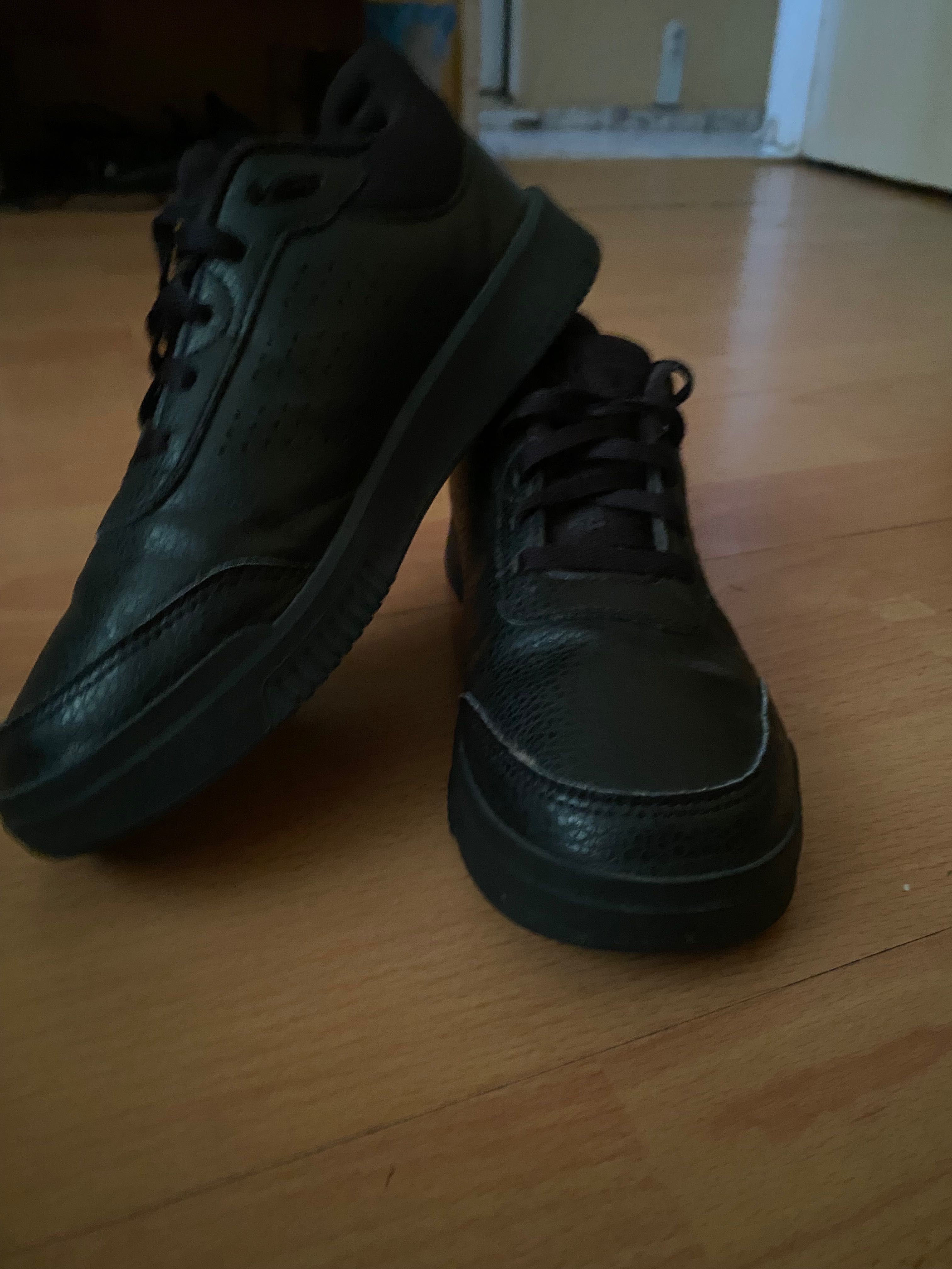 Обувки adidas 36 номер продавам ги заедно