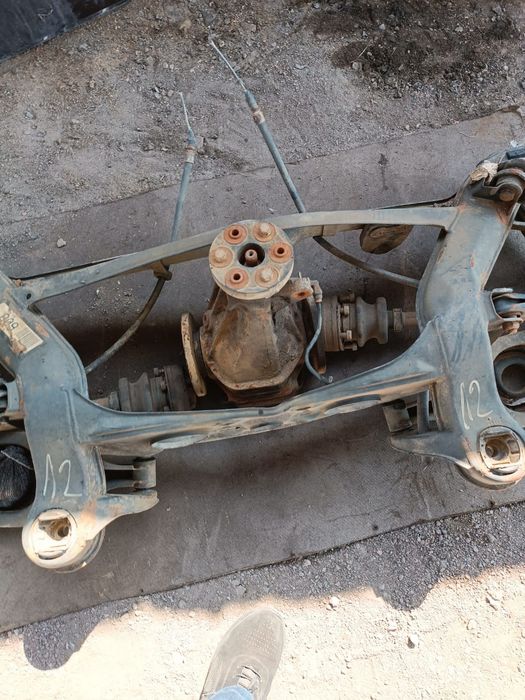 Кузовные и другие детали на Мерседес Бенц 190