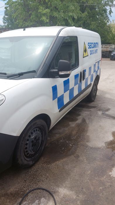 Dezmembrez Opel Combo 1.3 cdti euro 5 2013