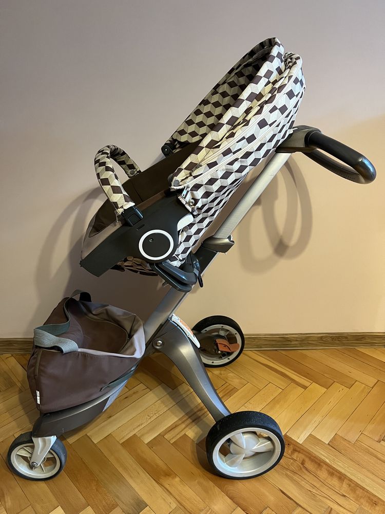 Stokke Explory V4 + комплект аксесоари