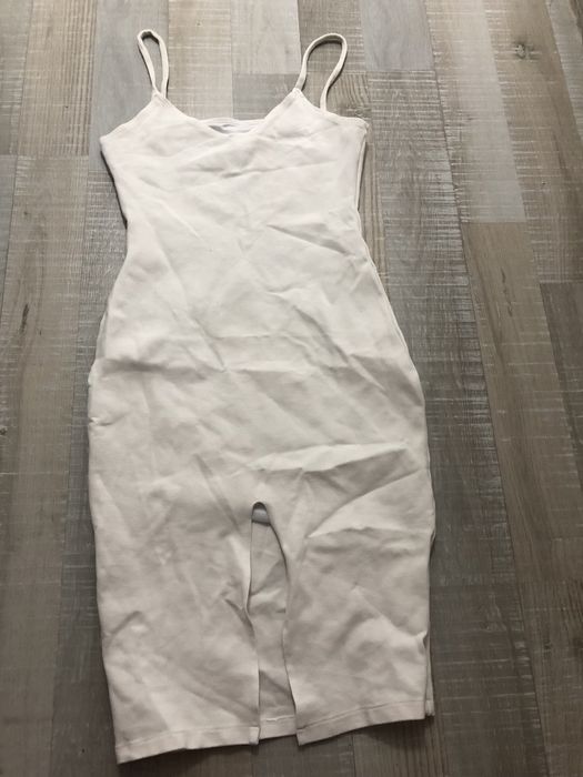 Vând rochii mărimea s/xs