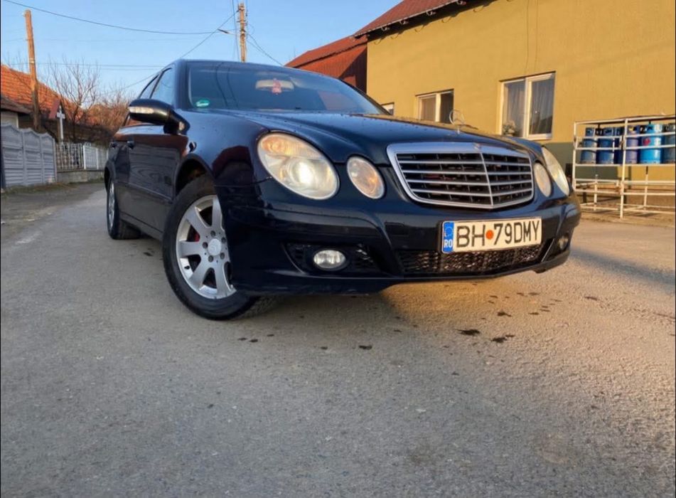 Mercedes E-Class W211