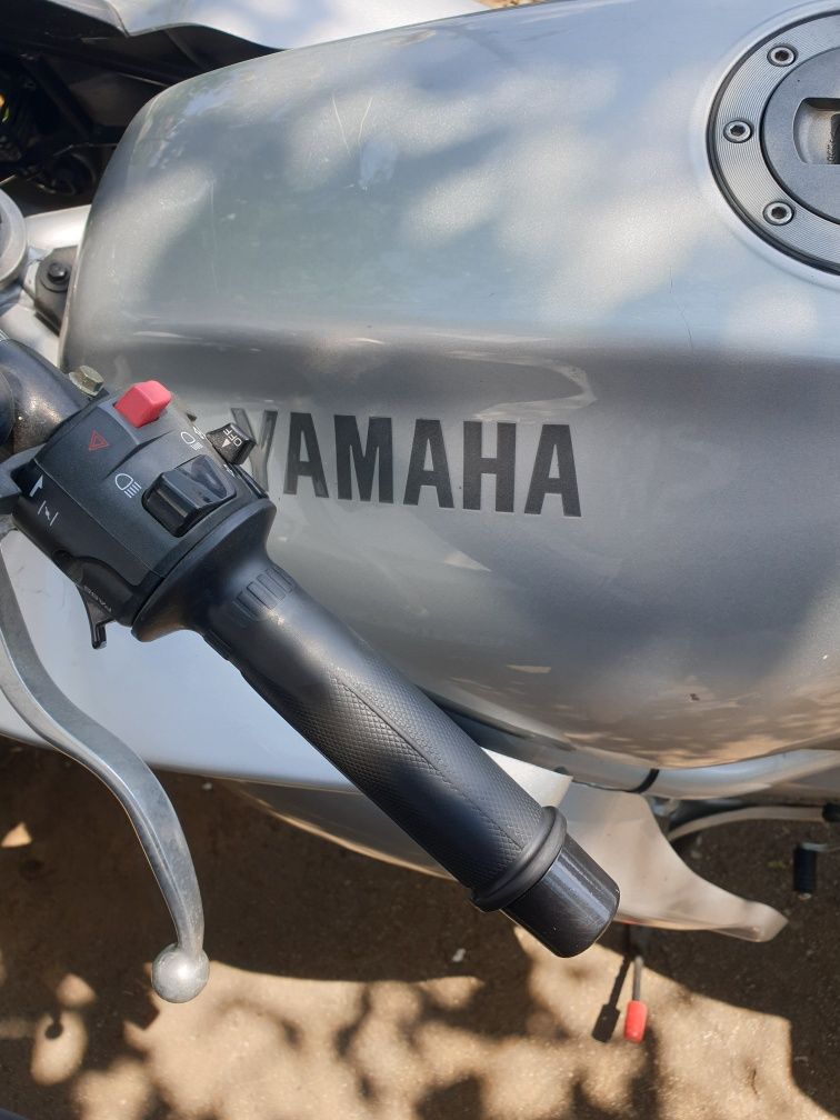 Motocicleta yamaha diverson 600cc