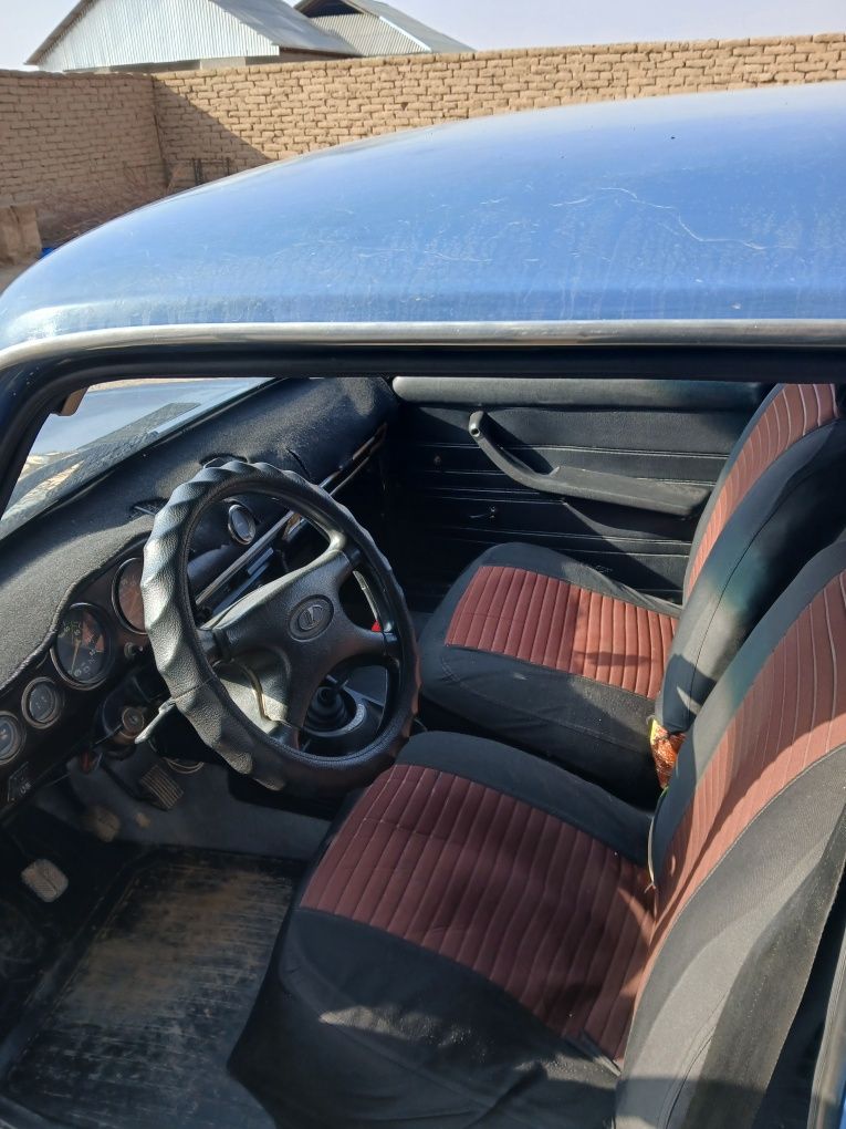 Vaz 2106 sotiladi