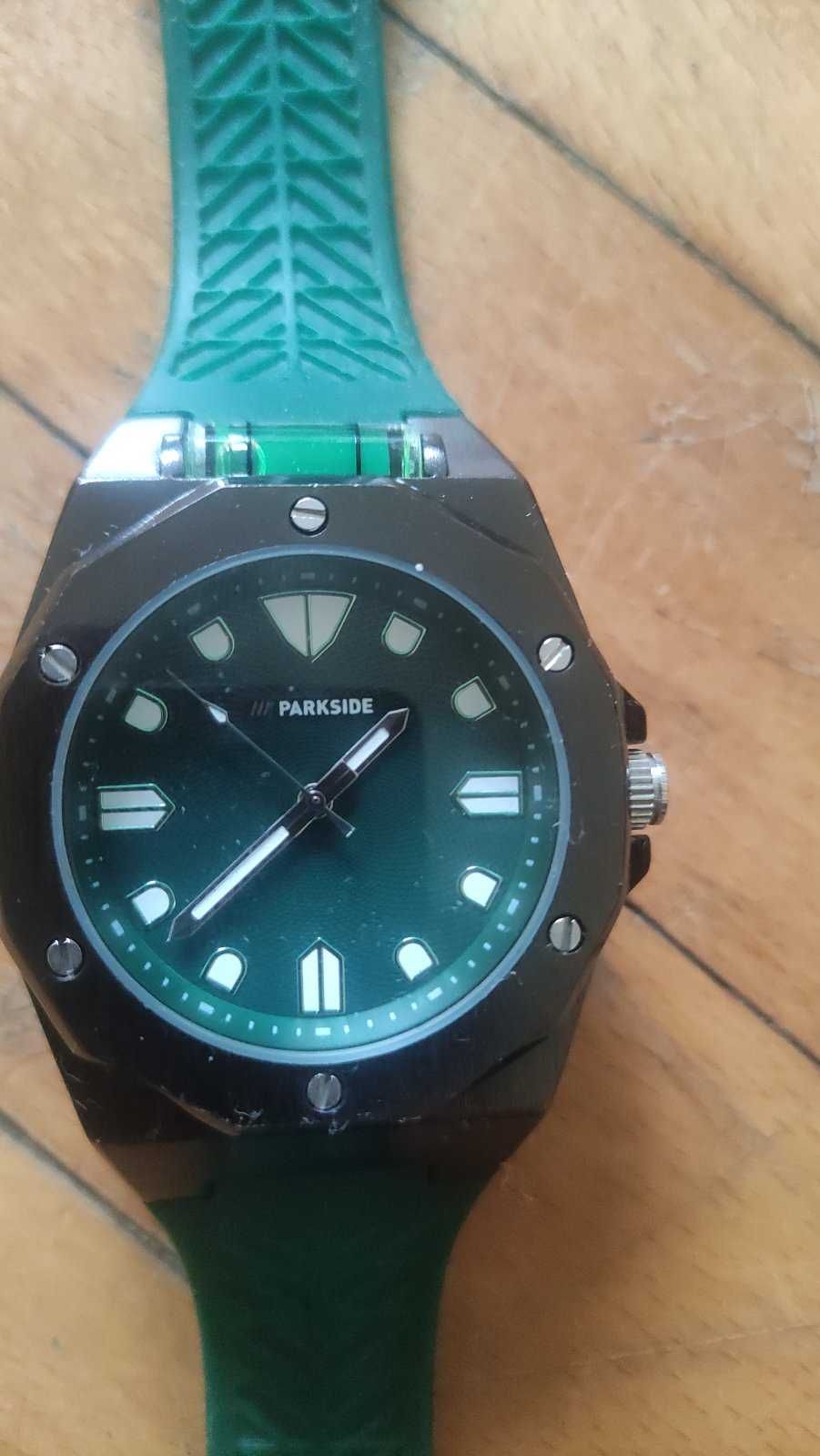 Часовник Parkside с невелир