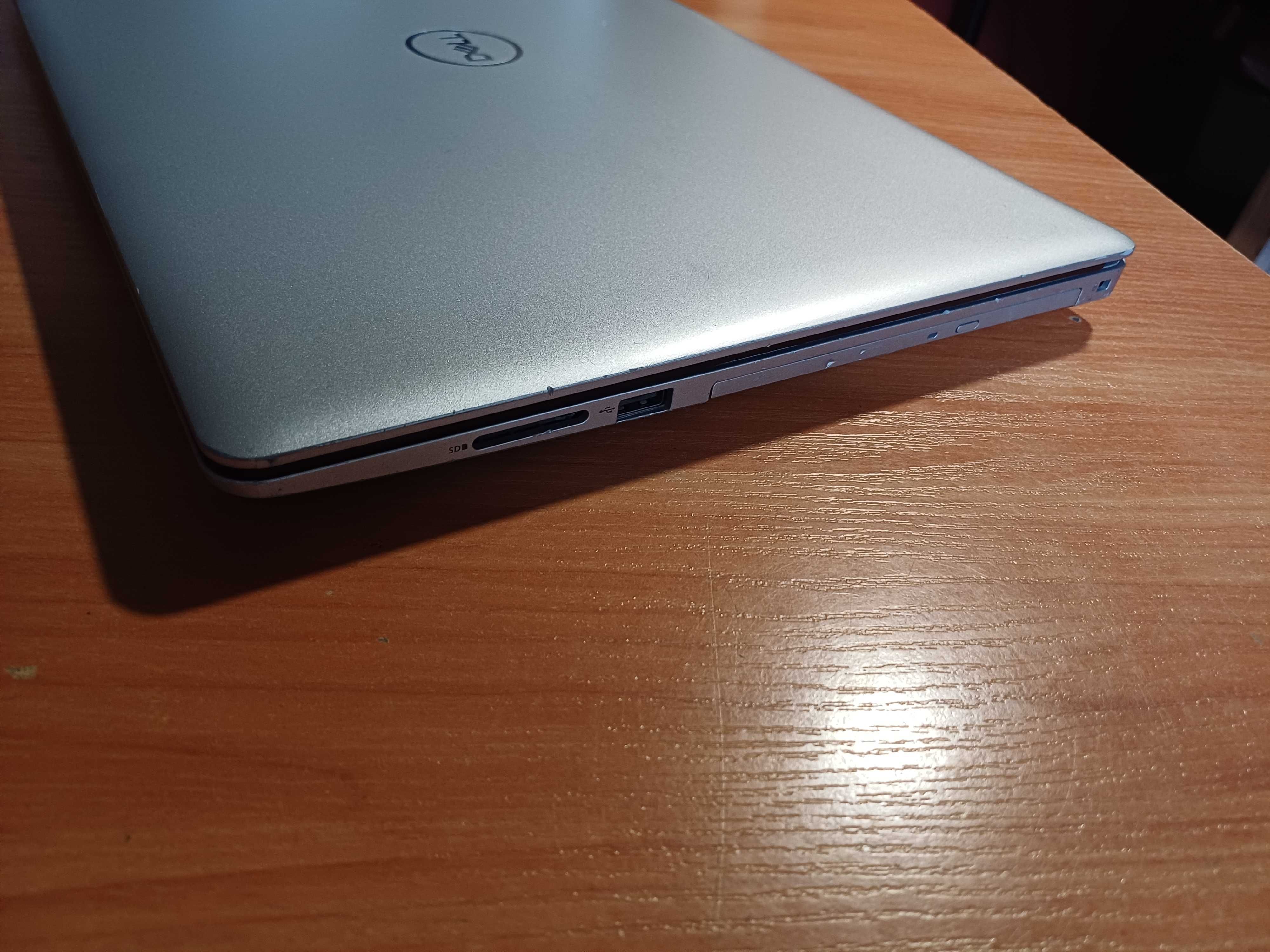15.6' Dell FHD™i7-8th/16GB DDR4/AMD R7 4GB DDR5/256GB SSD M.2. + 1TB
