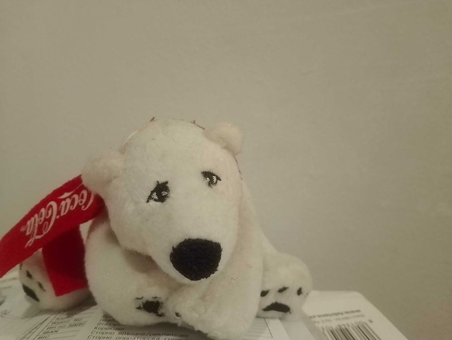 Мече с шалче кока кола