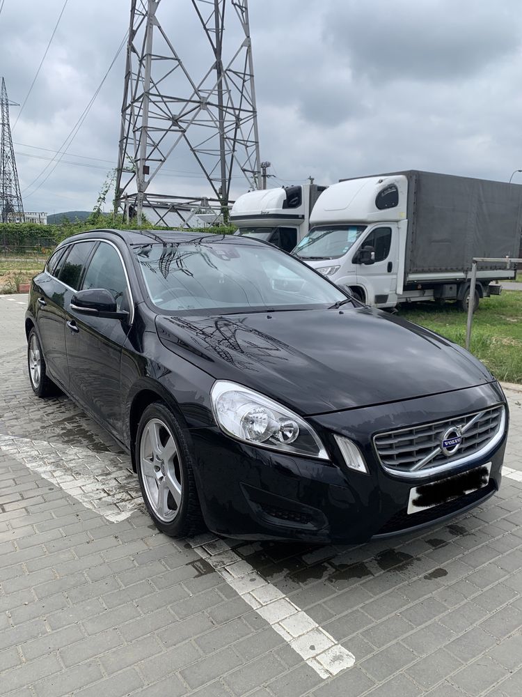 Aripa Volvo s60 v60 după 2010 dreapta stare impecabila!
