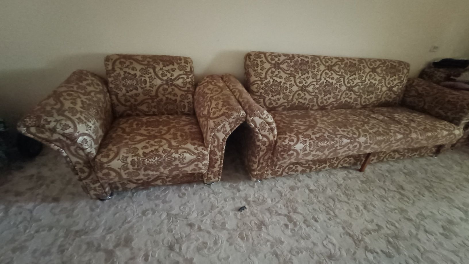 Mebel divan 2 kreslosi bilan