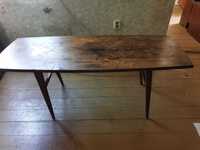 Дървена помощна маса
