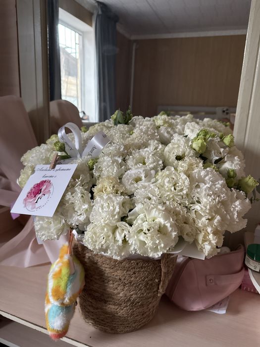 Цветы б/у срочна продам