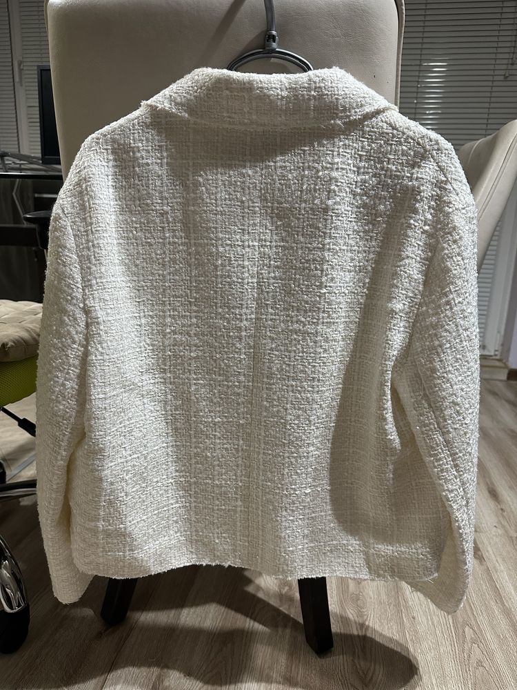Сако тип букле Zara