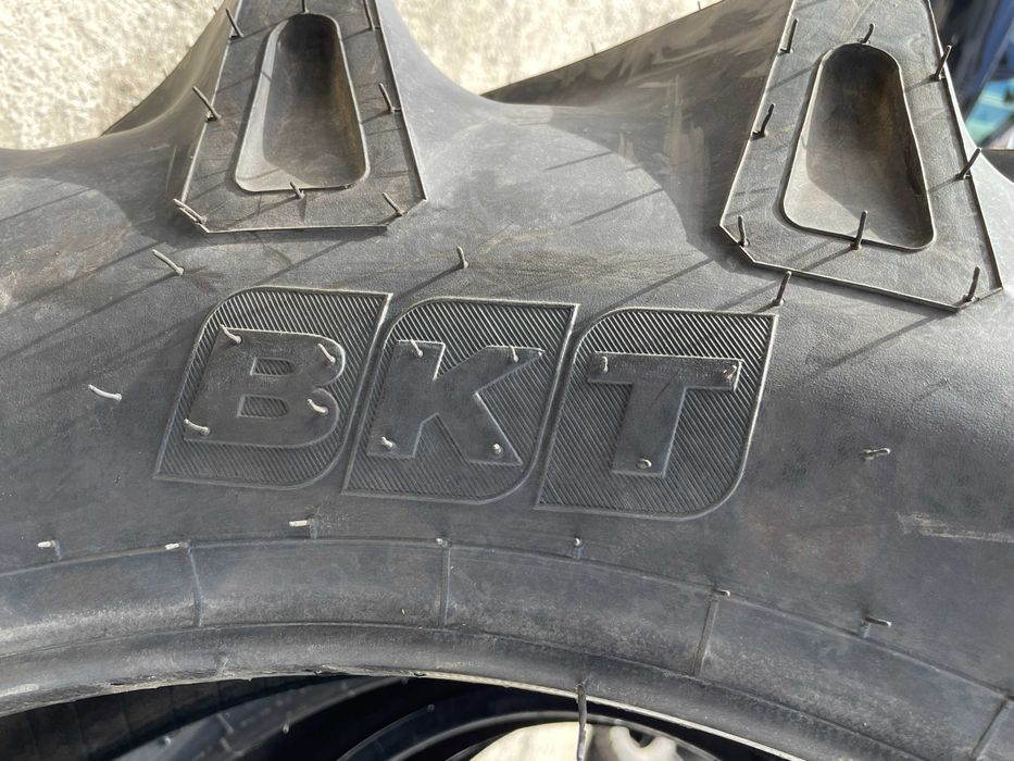 bkt cauciucuri noi 12.4-28 tractor spate 8PR livrare tractor SAME