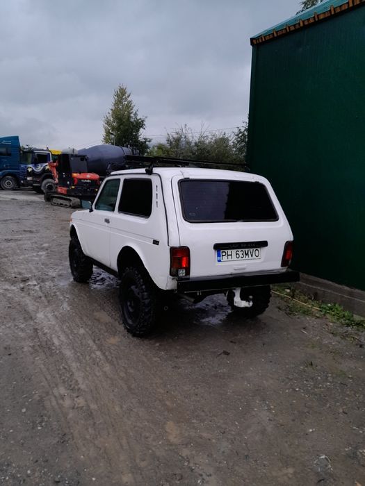 Vând Lada niva 4x4