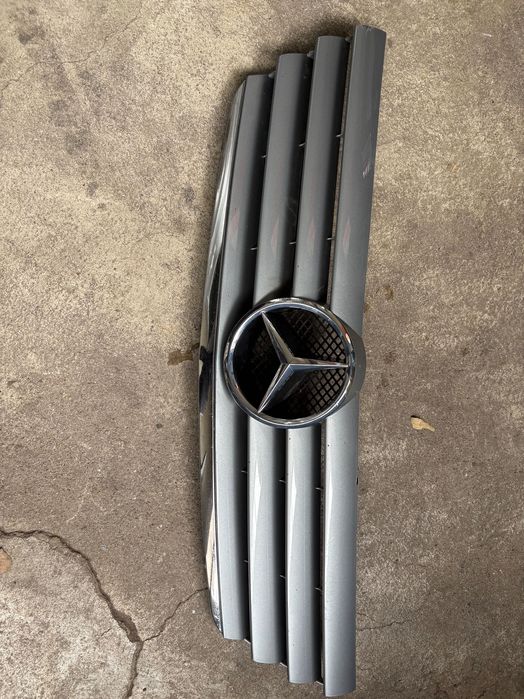 Предна маска E-Class w211