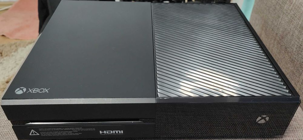 Consola Microsoft XBOX ONE, 1TB/1000 GB ,27 jocuri,maneta ,cabluri