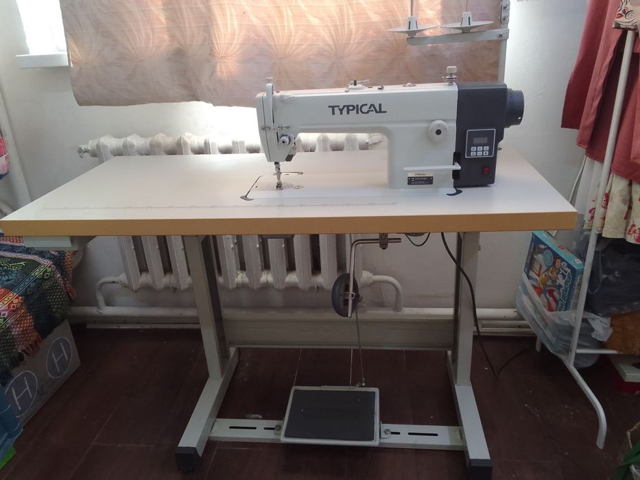 Промышленная швейная машинка