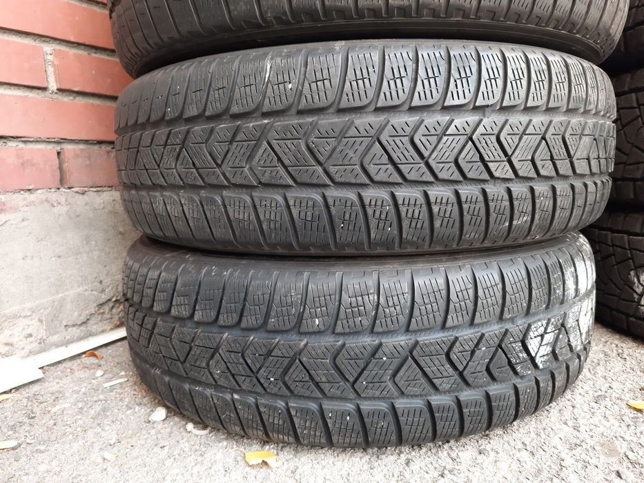 Продавам 4бр.зимни гуми 215/65/17 Pirelli